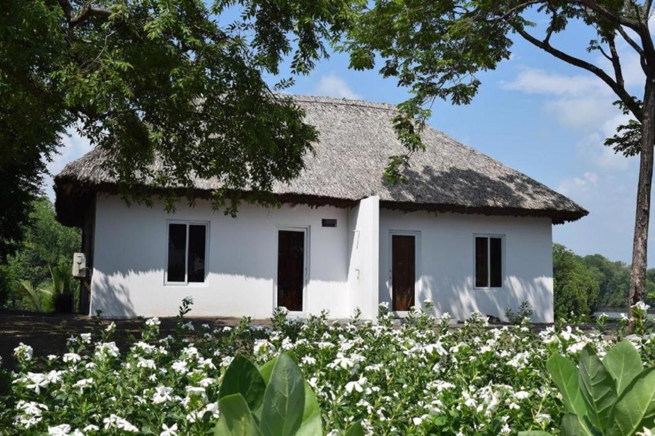 Hotel Maya Jade Хавай Екстериор снимка