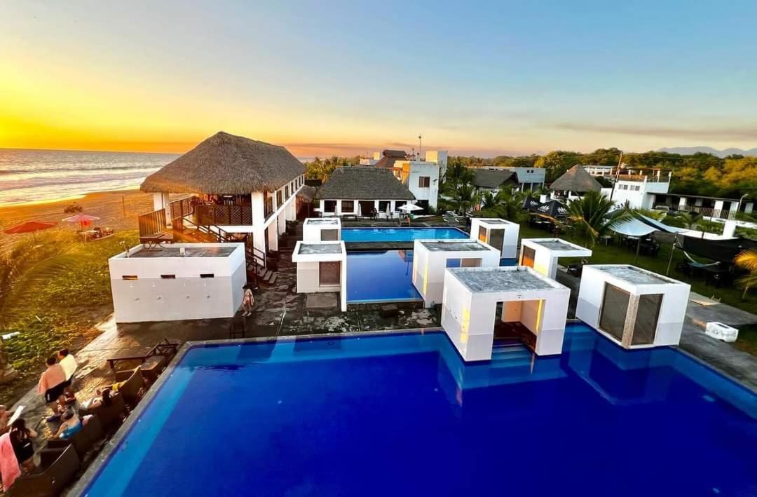 Hotel Maya Jade Хавай Екстериор снимка